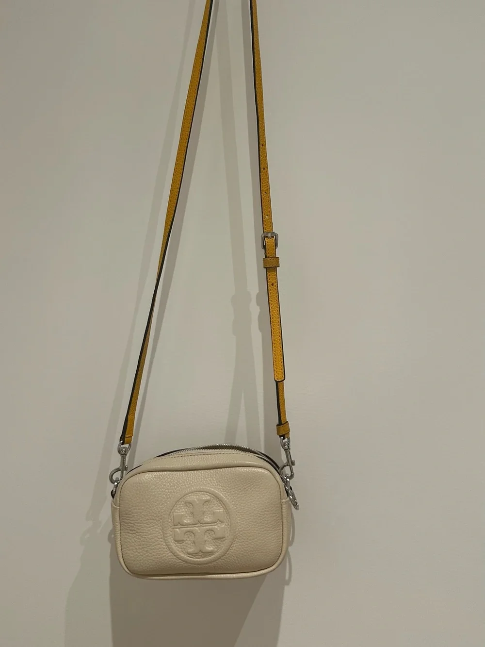 Tory Burch Perry Bombe Mini Shoulder Camera Bag in Cream White , Yellow Strap